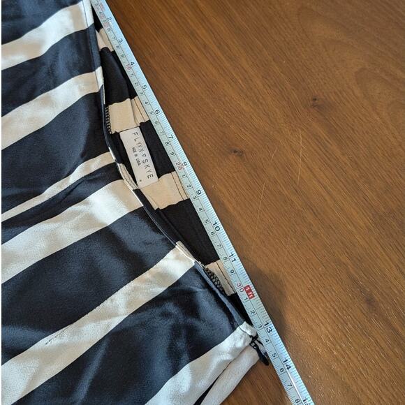 Flynn Skye Black/Cream Striped High Waist Cropped/Ankle Wide Leg Pants, size M - Picture 5 of 8